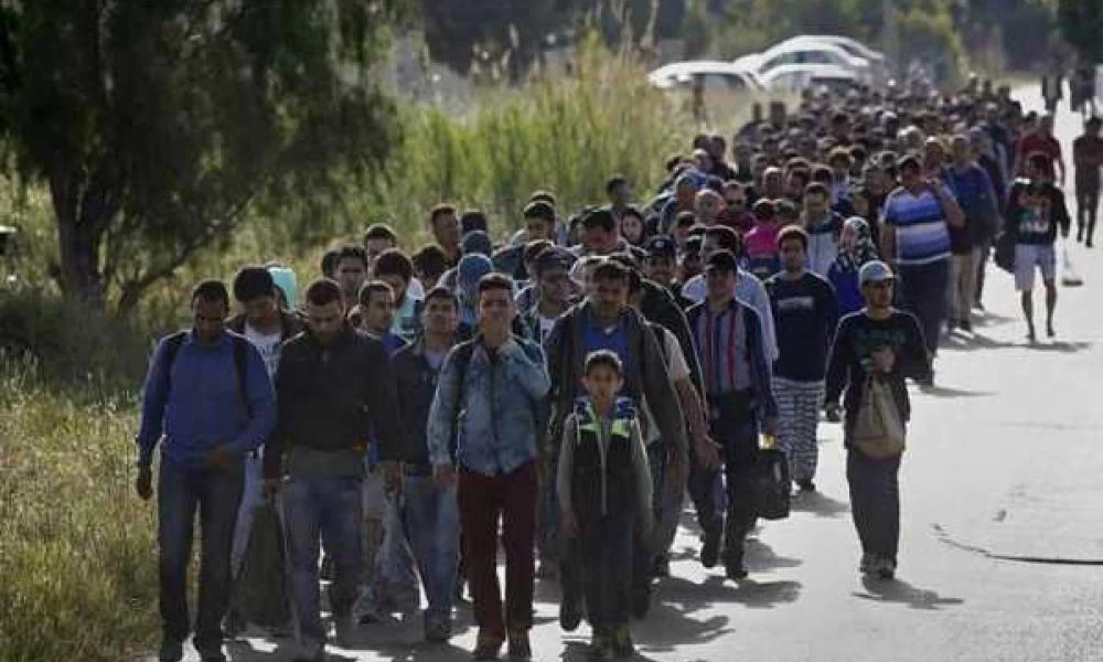 Σε δομές, διαμερίσματα και ξενοδοχεία της ενδοχώρας ακόμη 2.380 μετανάστες από τα νησιά